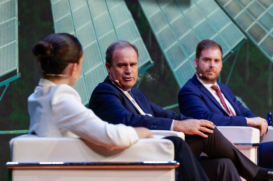 "Trabajar por la aceptación social es trabajar para conseguir aprovechar una oportunidad de país" Manuel Larrasa, Secretario General de Energía
<a href="/AndaluciaJunta/">Junta de Andalucía</a>  #ForoSolar