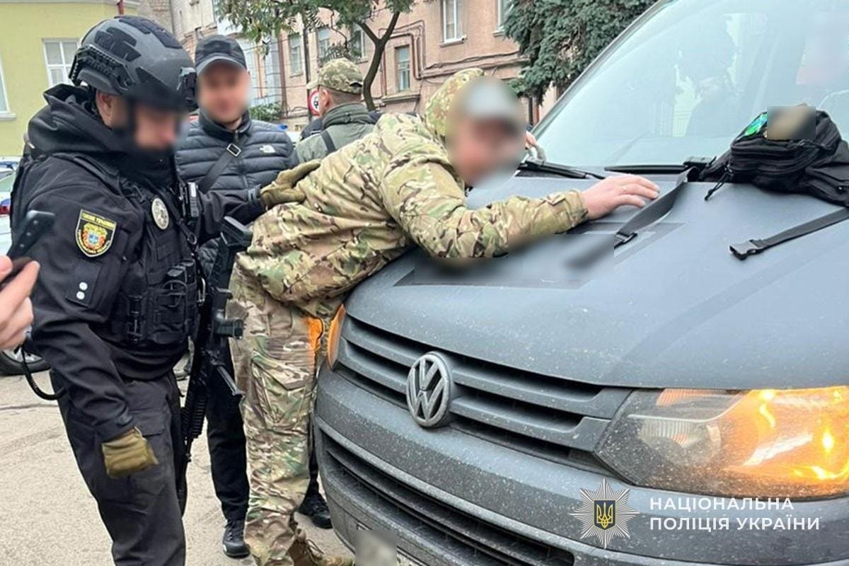 EventsUkraine's tweet image. Vets of neo-nazi Azov 3rd Corps arrested in west Ukraine for mobilizing men by:
torture, extortion, pouring flammable liquid on naked victims
Azovites are outraged, and call for alliance with China/Arabs instead of 'Jews and USA'
(1/5)