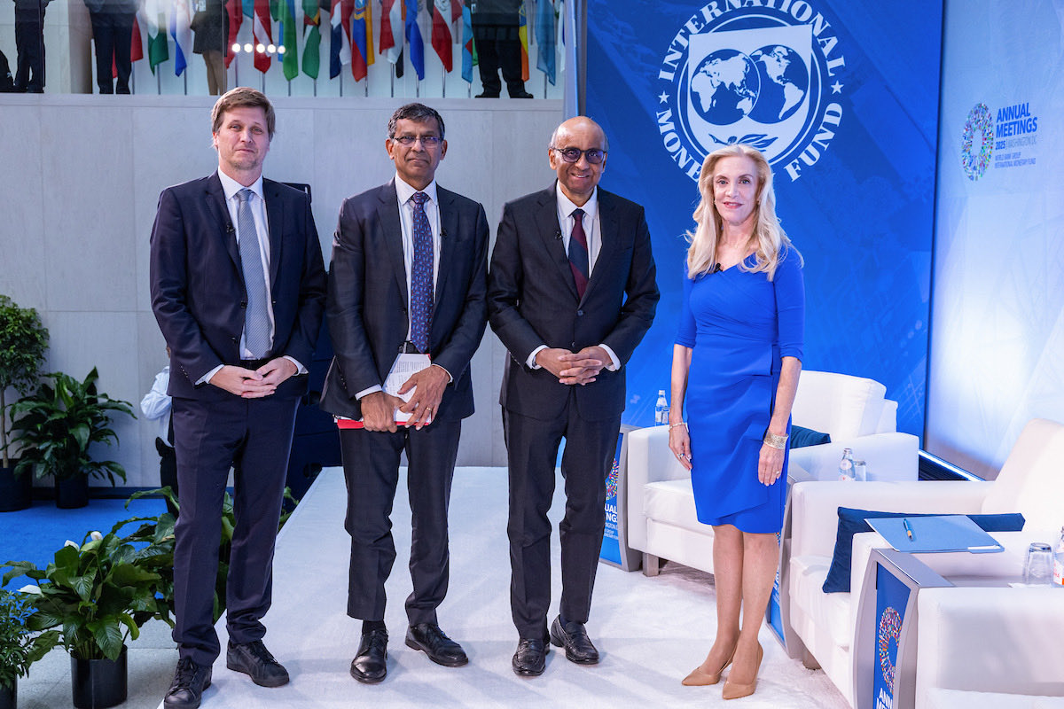 NigelClarkeJa's tweet photo. Outstanding lecture & conversation by stellar speakers at #PerJacobssonLecture on “An Era of Possibility: Renewing Economic Order and Shared Purpose”. Thank you President @Tharman_S, @RaghuramGRajan, @kielinstitute’s @MSchularick and Lael Brainard. https://t.co/d5O8JFrYiE https://t.co/y1Zci4YXoB
