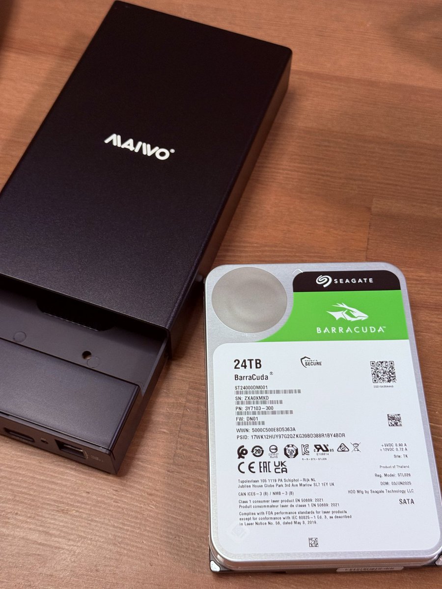 ほぼ人柱になる気持ちで試してみようかと🤣

HDD1枚で24TB・・・

家から絶対持ち出さないし、
使い終わったら電源すぐ切るし、
衝撃与えない様にラップクロスで包んで保管しようかな😇