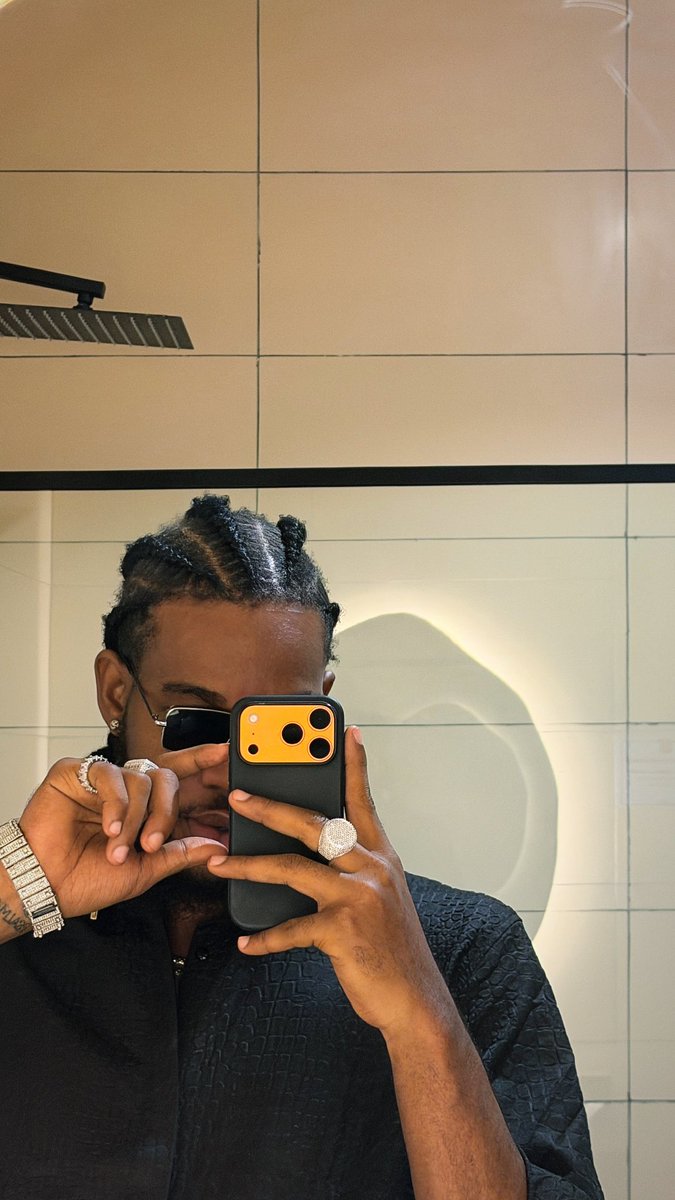 afro_mz's tweet photo. Xr Gang 
.
#17pro #xr https://t.co/4WVNBd11eU