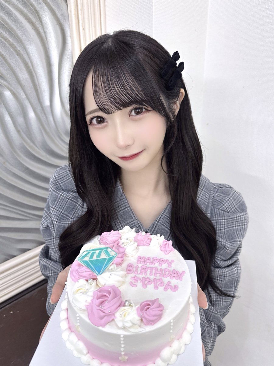 tanizaki_saya's tweet photo. 生誕祭イベント、ありがとうございました🎂⋆˚

たくさんの愛に溢れた時間に心がぽかぽかだよ♩
ガチ恋口上もバースデーソングもうれしかった🥺

たくさん笑うの1年になるようがんばります🌸
レベル26たにさやも、、改めてよろしくです♡ https://t.co/YEpguCIVPL