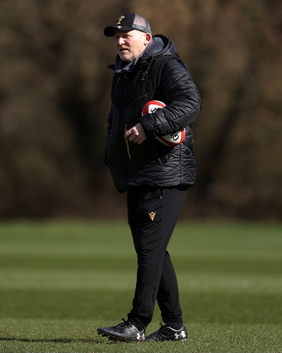 WelshRugbyUnion's tweet photo. 🚨 We can confirm Neil Jenkins, Wales’ highest-ever points scorer, continues full-time with the WRU as a skills coach working individually with players as part of their personal development plans throughout the men’s game. 🤝🏴󠁧󠁢󠁷󠁬󠁳󠁿

#CymruAmByth https://t.co/mflLVvP8Fs