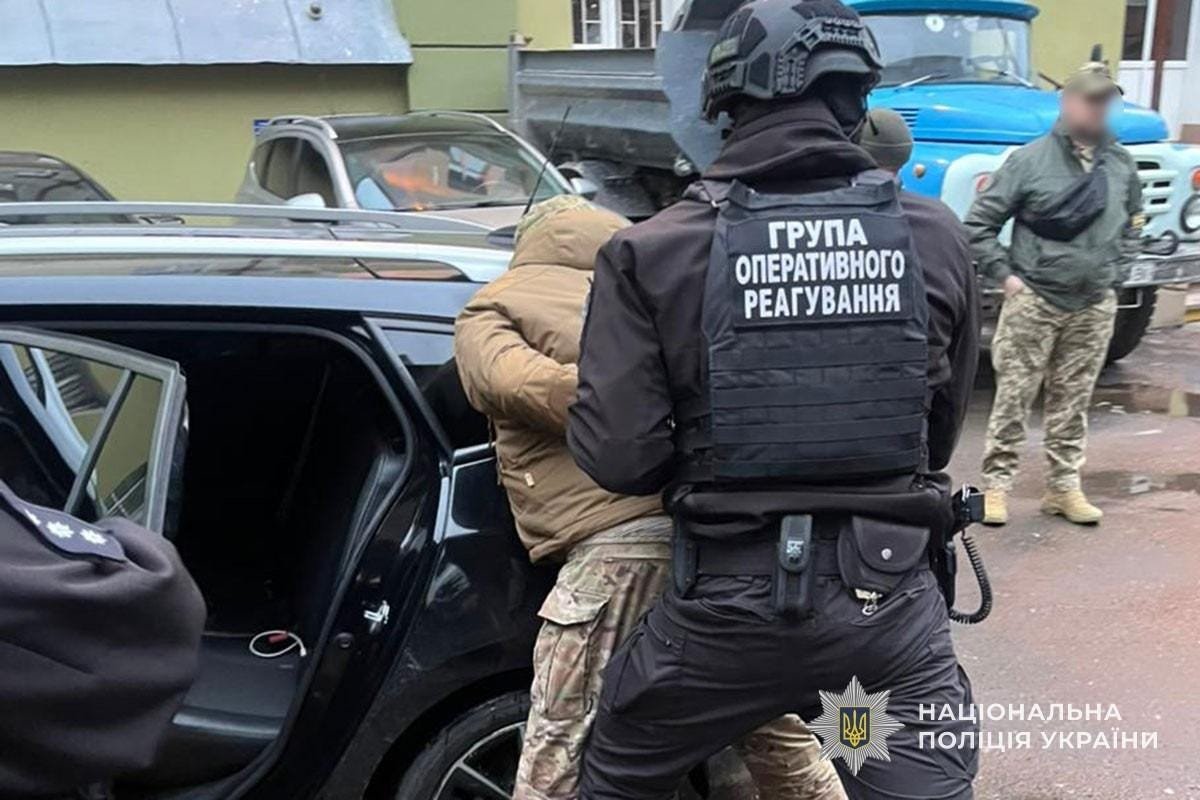 EventsUkraine's tweet image. Vets of neo-nazi Azov 3rd Corps arrested in west Ukraine for mobilizing men by:
torture, extortion, pouring flammable liquid on naked victims
Azovites are outraged, and call for alliance with China/Arabs instead of 'Jews and USA'
(1/5)