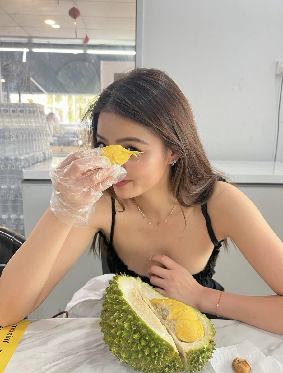 aj_Polin0910's tweet image. Para llegar a Penang, Malasia, debes experimentar los durian del rey de los gatos.