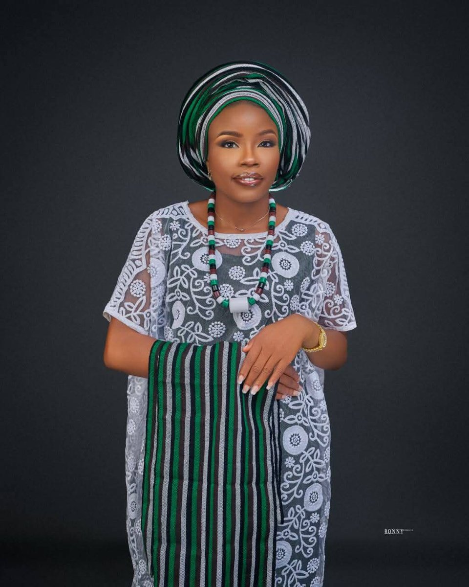 Manlat2's tweet image. Happy birthday little sister