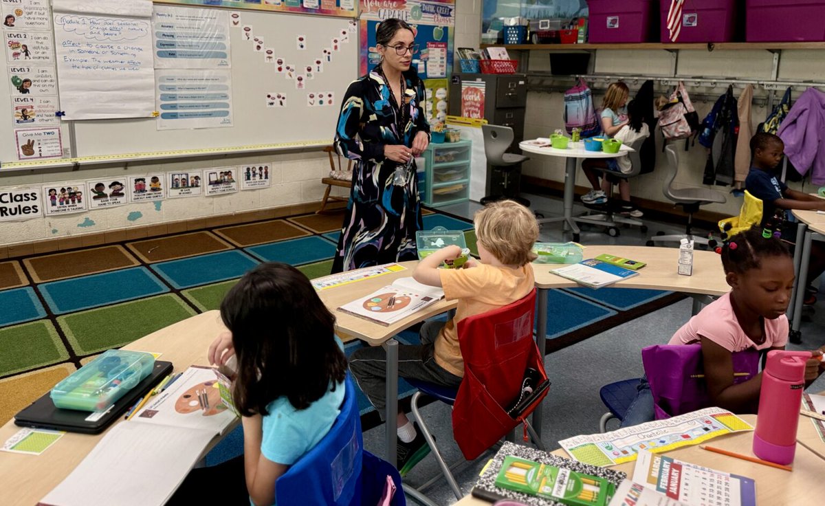 UMDearbornCEHHS's tweet photo. From Detroit to Canton, Ashley's journey is rooted in family &amp; a passion for learning. As an alum of UM-Dearborn's College of Education, Health, &amp; Human Services, today she inspires Carpenter Elementary students to ask for help &amp; reach for their dreams. ▶️ https://t.co/tJnnL2wT9v https://t.co/42M60UXSeM