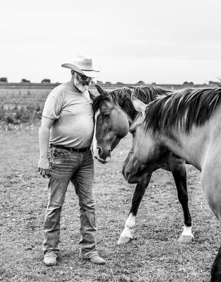 rose_midwest's tweet image. Pretty excited to share that my submission was chosen for this year&apos;s #FargoPublicLibrary Northern Narratives cover.