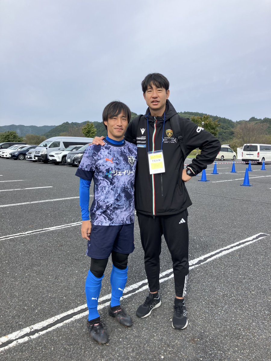 K78Yu's tweet photo. 全社が終わりました。
この悔しい結果を忘れずに地域CLでは必ず昇格。
そのためにチーム一つになってしっかりと準備します。
引き続き応援よろしくお願いいたします！
※筑波での恩師、風間さんの前でプレーすることができました。
※筑波で2トップを組んでいた平山相太くんに会うことができました。 https://t.co/lNYVdwvZIi