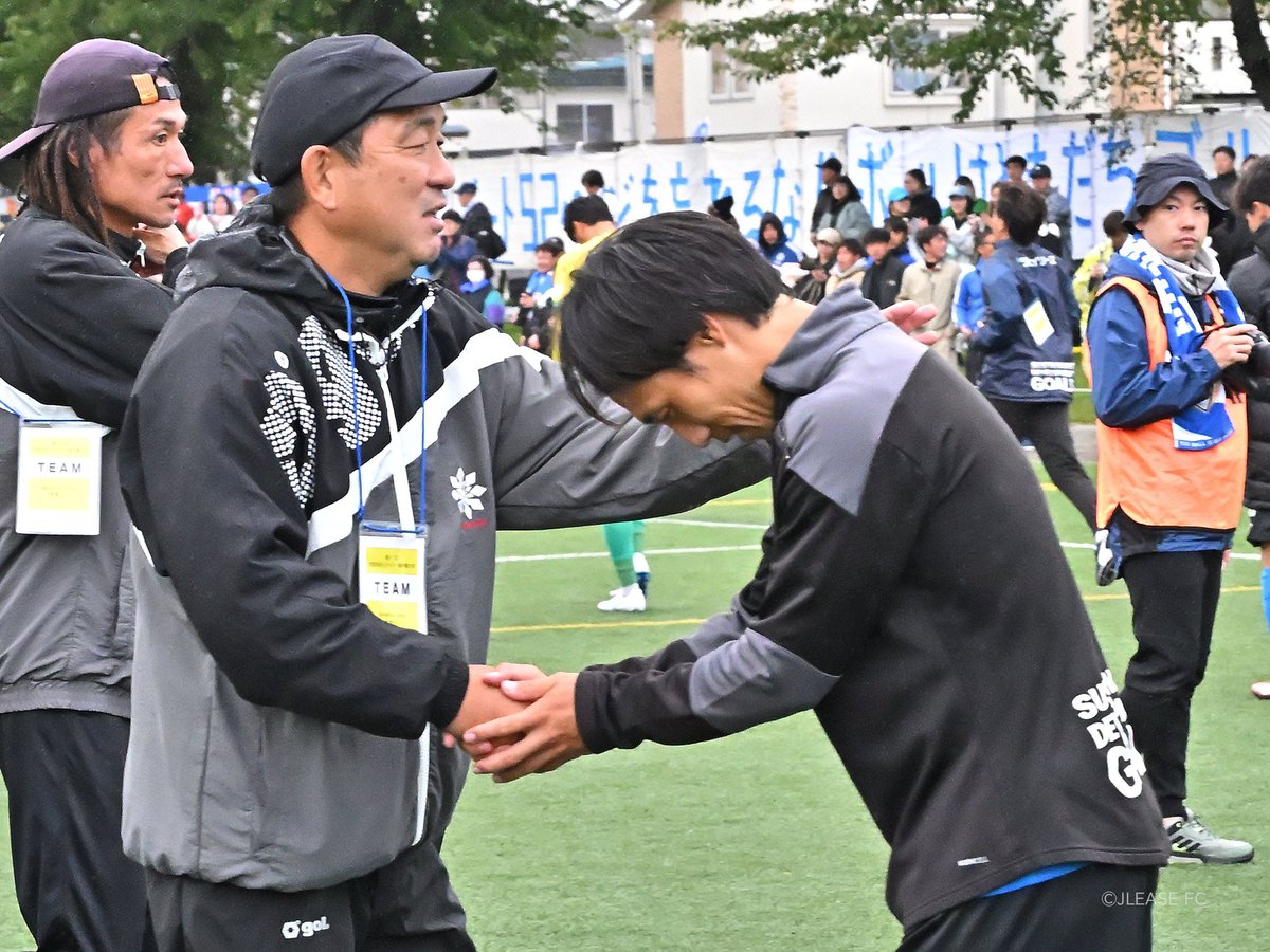 K78Yu's tweet photo. 全社が終わりました。
この悔しい結果を忘れずに地域CLでは必ず昇格。
そのためにチーム一つになってしっかりと準備します。
引き続き応援よろしくお願いいたします！
※筑波での恩師、風間さんの前でプレーすることができました。
※筑波で2トップを組んでいた平山相太くんに会うことができました。 https://t.co/lNYVdwvZIi