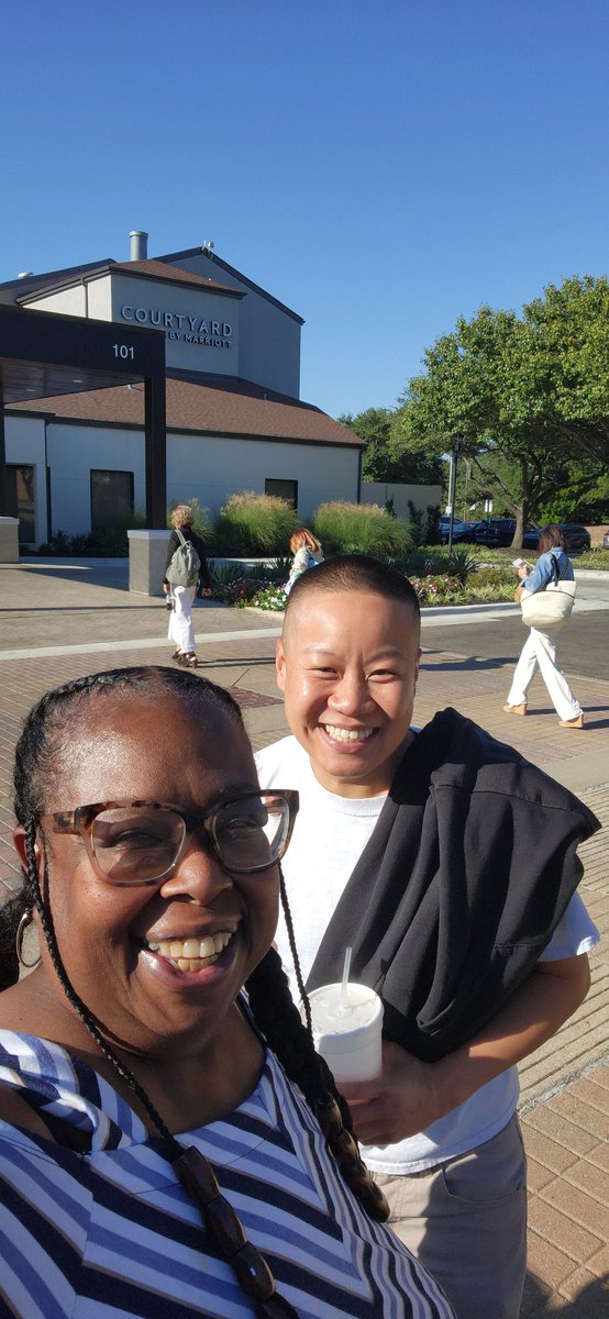 CenterHngc's tweet photo. Enjoying great info &amp; friendships. ##pfeconference @Alief_Fame @HNGCBears @AliefISD #Family engagement https://t.co/mFUmPbfuf8