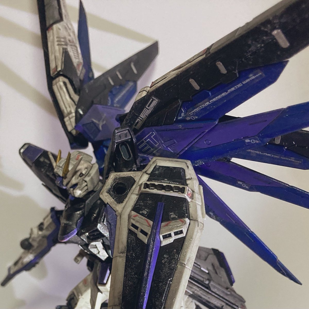 zedan_modeling's tweet image. #処女作と最新作を並べてはる
左:2023年7月(約2年前)
右:2025年10月
昔は昔で頑張っているんだよね〜
ただ、SNSで他のモデラーさんの作品に触れられたからこそ、ここまで上達したと思う!
もっともっと上手くなるつもり