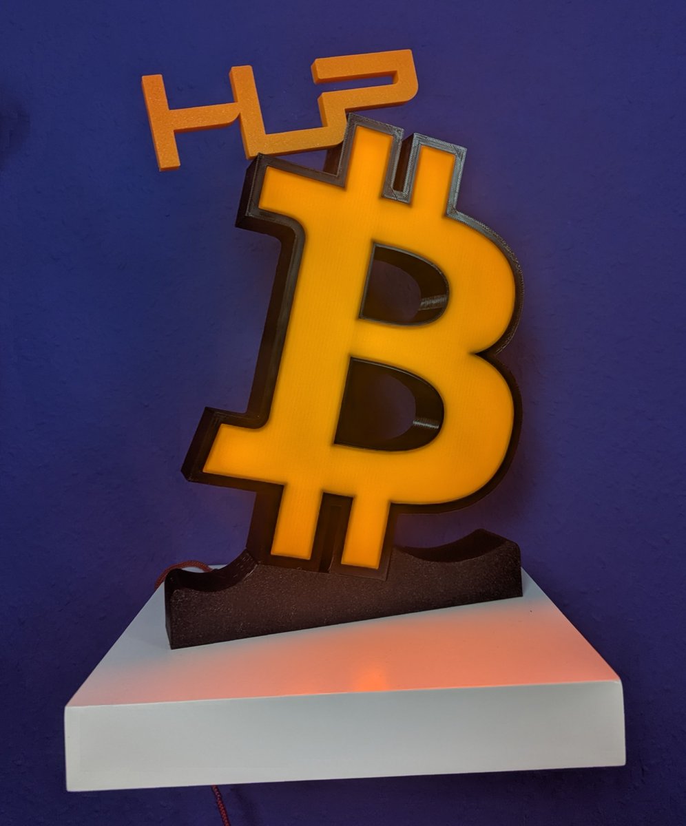 Danke an <a href="/Mattn1101/">Mattn</a> für die tolle Bitcoin Lampe!😍

Wer auch so eine schöne Lampe (ohne mein Logo :D) haben möchte, der findet sie unter diesem Link👇🏻
stuff4btc.de/produkt/bitlam…
