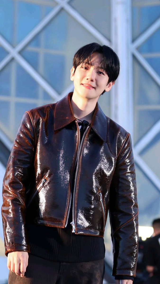 if you see this tweet RT and drop the tags for BAEKHYUN ❤️

1 repost = 1 vote
1 reply = 1 vote

I vote for #BAEKHYUN on on #2025MAMAVOTE