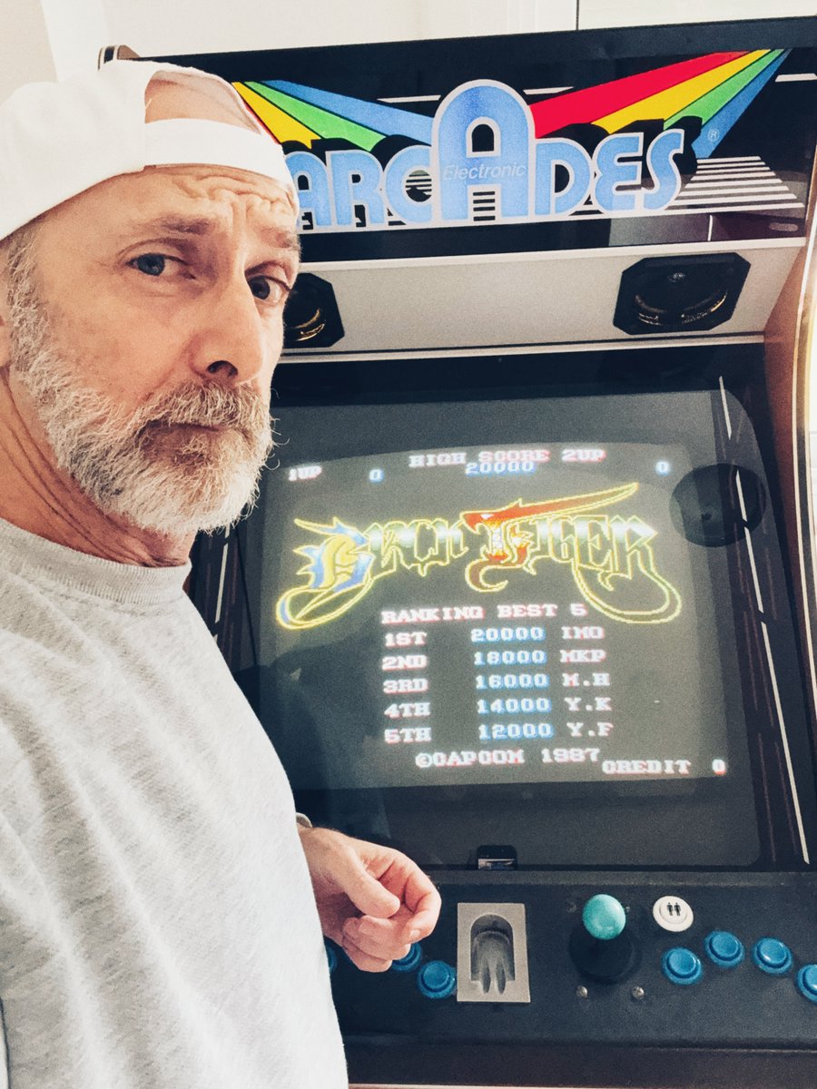 turk182es's tweet image. Black Tiger est un jeu auquel je prends toujours autant de plaisir à y jouer.
Bonne fin de journée les amis !
#Retroblog #retro #retrogaming #Oldies #Vintage #Jeuxvideo #Videogames #Arcade #Borne #BlackTiger