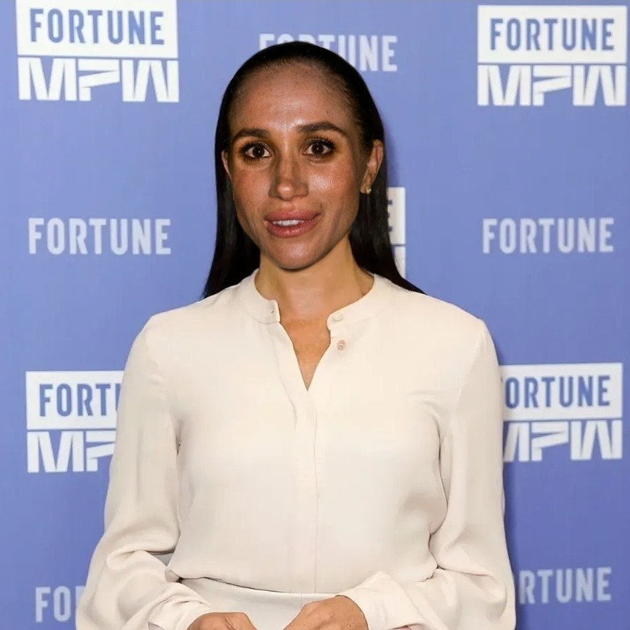 I had to help out Meghan again with a photo of her unedited self.
You're welcome,Meg!