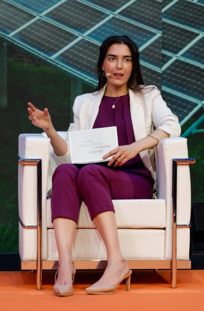 "La aceptación social es fundamental para la estrategia de negocio, con una estrategia integral, análisis de tiempos legales, acompañamiento jurídico y, en su caso, la mediación legal" <a href="/ideandoenergia/">Helena Arronis Seva</a> <a href="/GVAabogados/">GVA Gómez-Villares & Atencia</a> #ForoSolar