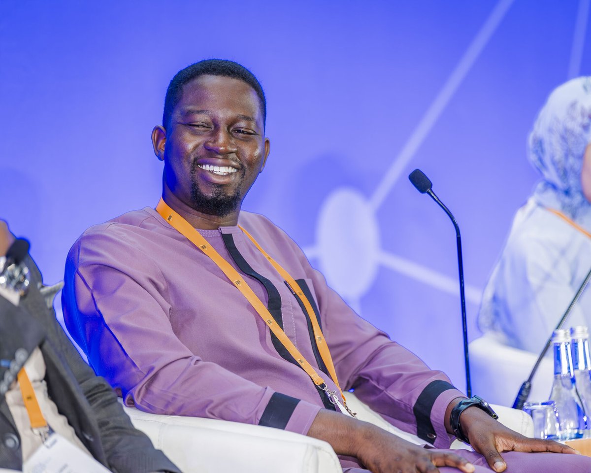 HealthTech_org's tweet image. Partnerships start with utility + data. 
“The more pharmacies onboard, the better data we give governments for real-time decisions,” said Yemi Olutoye, CEO of Drugstore.ng. 
From vendor → insight partner.

#HTHA #DataForDecisions #HealthAnalytics