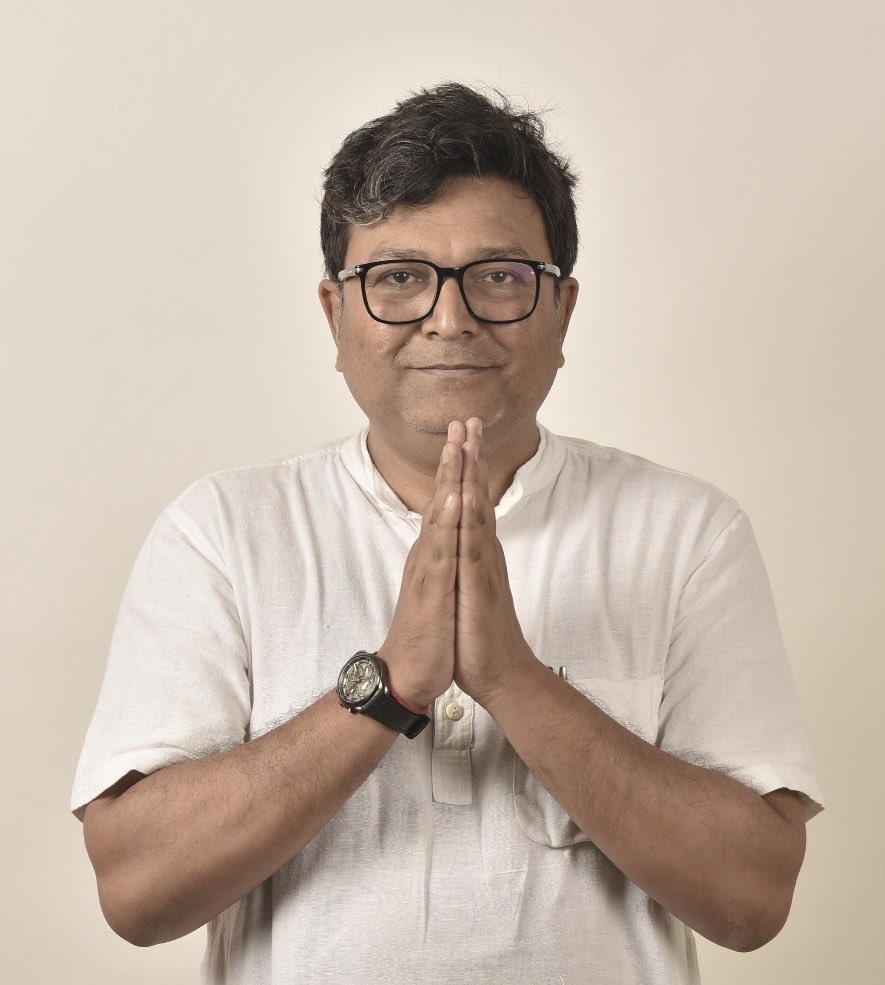 सलाम/प्रणाम 🙏

आपके अपार प्यार, स्नेह और आशीर्वाद के लिए मैं दिल से आभारी हूं।
मैं कांग्रेस से केसरिया विधानसभा सीट का आकांक्षी था, लेकिन इस बार यह सीट महागठबंधन के अन्य घटक दल के खाते में गई है।

राजनीति से परे, मेरा रिश्ता केसरिया की जनता से प्रेम और विश्वास का है।
मैं