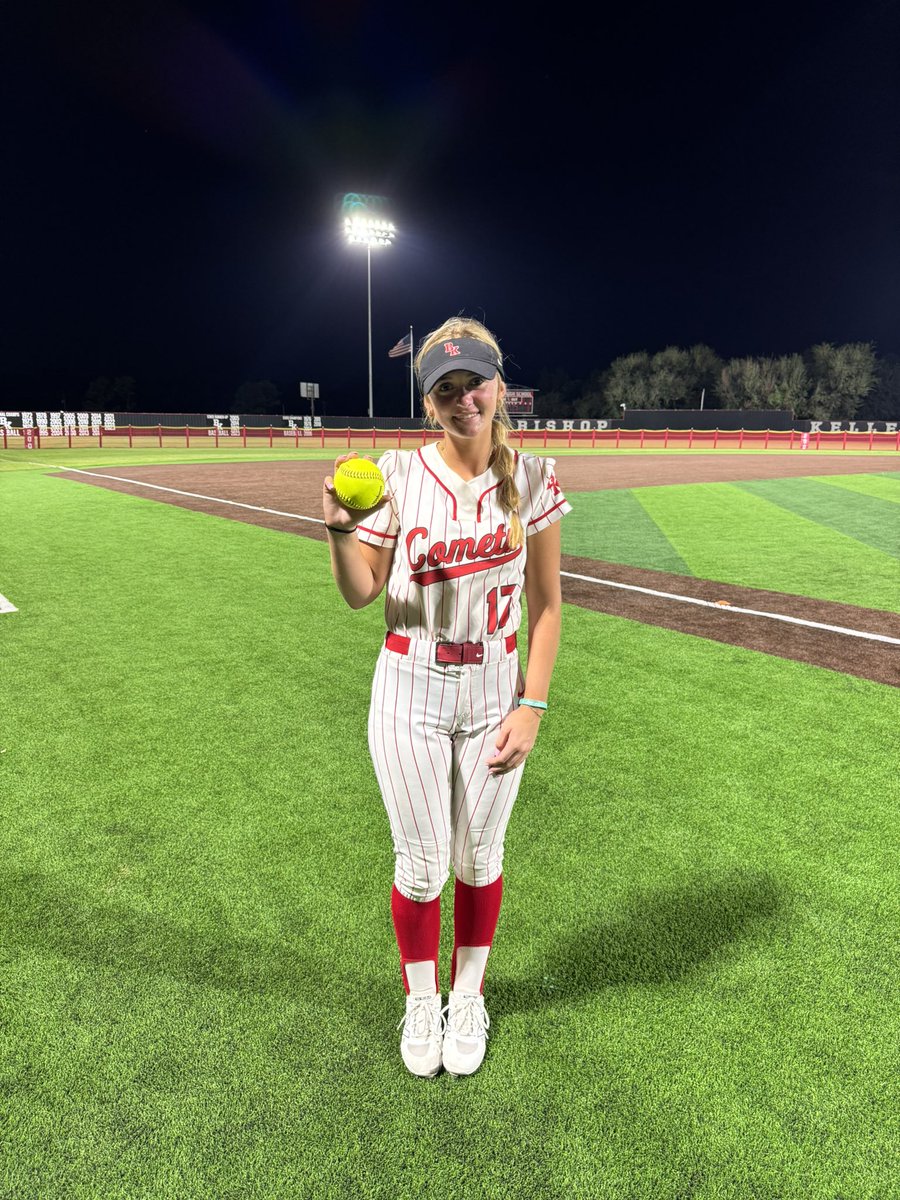 Berry17Kam's tweet photo. Finished up my sophomore season with a batting average of .361 with 7 doubles, 7 triples and a homerun. 
@Coach_Lem_UAM @CoachKeckCC @rsusoftball @RiverHawksSB @Gorilla_SFB @tulsaelite2728 @AthleticsKelley @TulsaEliteSB https://t.co/9e3S0nbf7s