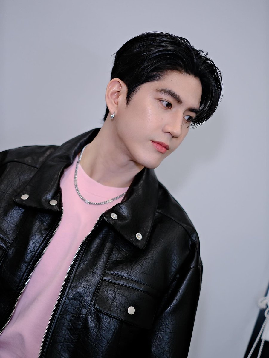 🩷

IG : gigiredlip update ✨

SEA MAYBELLINE VINYLINK
#MaybellinexSea