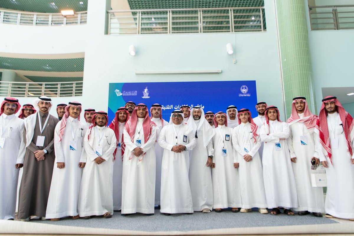 JazanU_CEC's tweet image. المجلس الاستشاري الطلابي بكلية الهندسة وعلوم الحاسب يقدم نموذجًا متميزًا في التخطيط والتنظيم لملتقى الكفاءات التقنية، مؤكدًا التميز وروح القيادة والتعاون والاحترافية في كل تفاصيل الملتقى.
#جامعة_جازان
#ملتقى_الكفاءات_التقنية