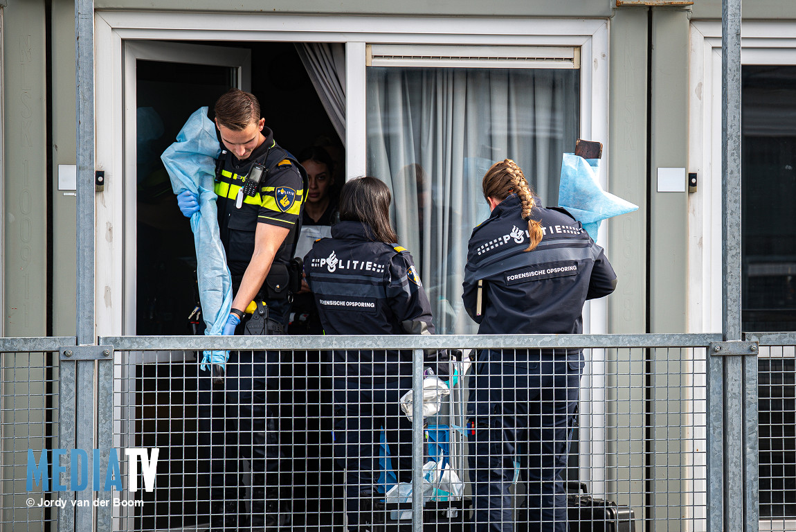 Brand en wapenarsenaal aangetroffen in containerwoning
