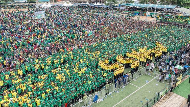 ccm_tanzania's tweet photo. Matukio mbalimbali katika mkutano wa hadhara wa Kampeni wa Mgombea wa nafasi ya Rais wa Jamhuri ya Muungano wa Tanzania na Mwenyekiti wa Chama cha Mapinduzi (CCM) Taifa Ndugu Dkt. Samia Suluhu Hassan uliofanyika katika uwanja wa Kaitaba, Bukoba mkoani Kagera tarehe 16 Oktoba, 2025.