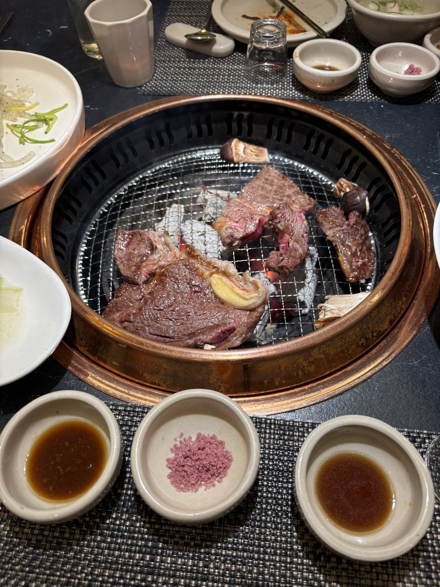 Great start of #EAU #KUA Exchange Programme today with Patrick Juliebø-Jones 🚀 Warm welcome at Seoul National University Hospital <a href="/snuh_official/">Seoul National University Hospital</a> from prof. <a href="/drboss_urology/">Chang Wook Jeong</a> and prof. <a href="/kmoretry/">Sung Yong CHO</a>  with interesting cases in the OR and first taste of #koreanbbq <a href="/Uroweb/">European Association of Urology (EAU)</a> <a href="/KorUrological/">KUA대한비뇨의학회</a>