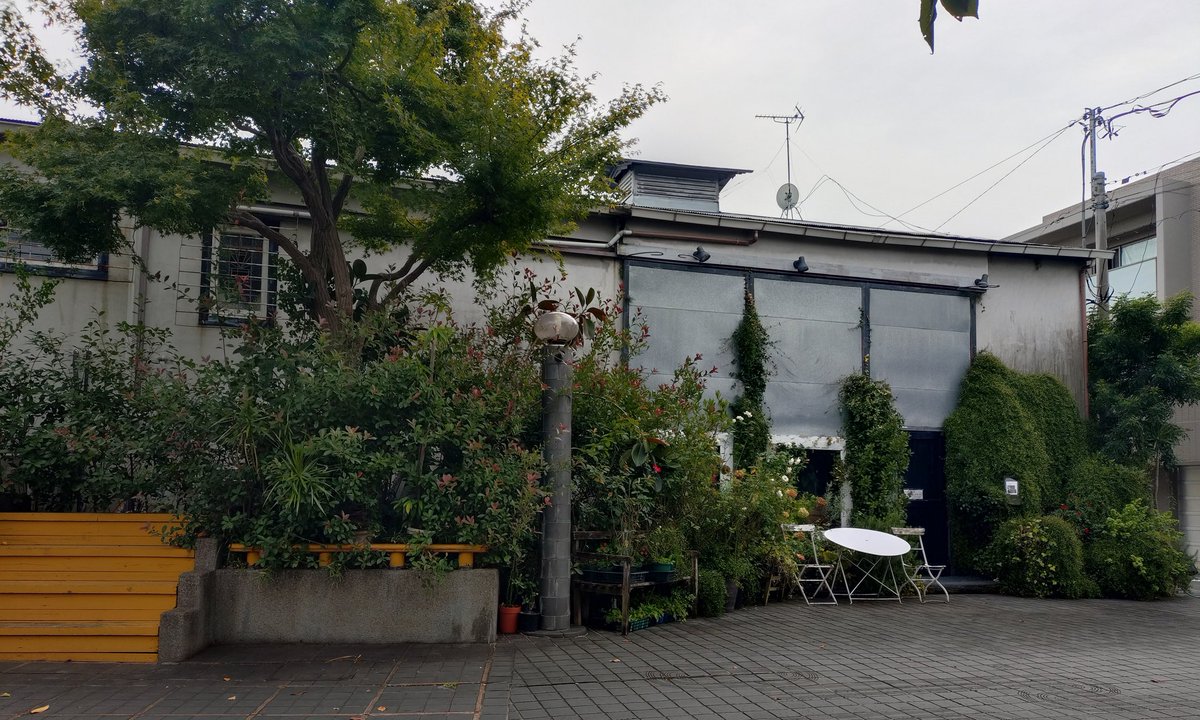 ikk07277327's tweet image. #私の夫と結婚して 
#ぎぼむす　
#佐藤健ファンミ

ロケ地巡り♪
工房花屋さん素敵なcafeでした💕
ぎぼむすFINALの結婚式2次会&amp;amp;私夫で部長が未来ちゃんと食事をしたところ。
TIK TOK HANDMADE CANDYさんはファンミの🍭のところ♪

⭐️最寄り駅は、用賀駅