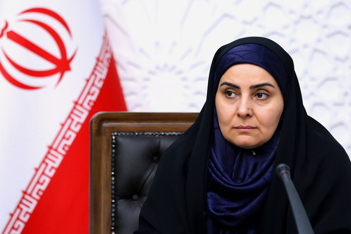 Seyedhadi Kasaeizadeh 🇮🇷 (@seyedhadikasaei) on Twitter photo چرا نذاشتی سرباز کیف ات را در فرودگاه بگرده؟ مگر قانون برای همه نیست؟ چیزی در کیفت داشتی ترسیدی؟ کاری کردی که دیگه بانویی را وزیر نکنند. خجالت نکشیدی از مردم ایران که مثل قلدرها و دیکتاتورها عمل کردی؟ با شما هستم #فرزانهصادق #وزیرراه چرا نذاشتی سرباز کیف ات را در فرودگاه بگرده؟ مگر قانون برای همه نیست؟ چیزی در کیفت داشتی ترسیدی؟ کاری کردی که دیگه بانویی را وزیر نکنند. خجالت نکشیدی از مردم ایران که مثل قلدرها و دیکتاتورها عمل کردی؟ با شما هستم #فرزانهصادق #وزیرراه