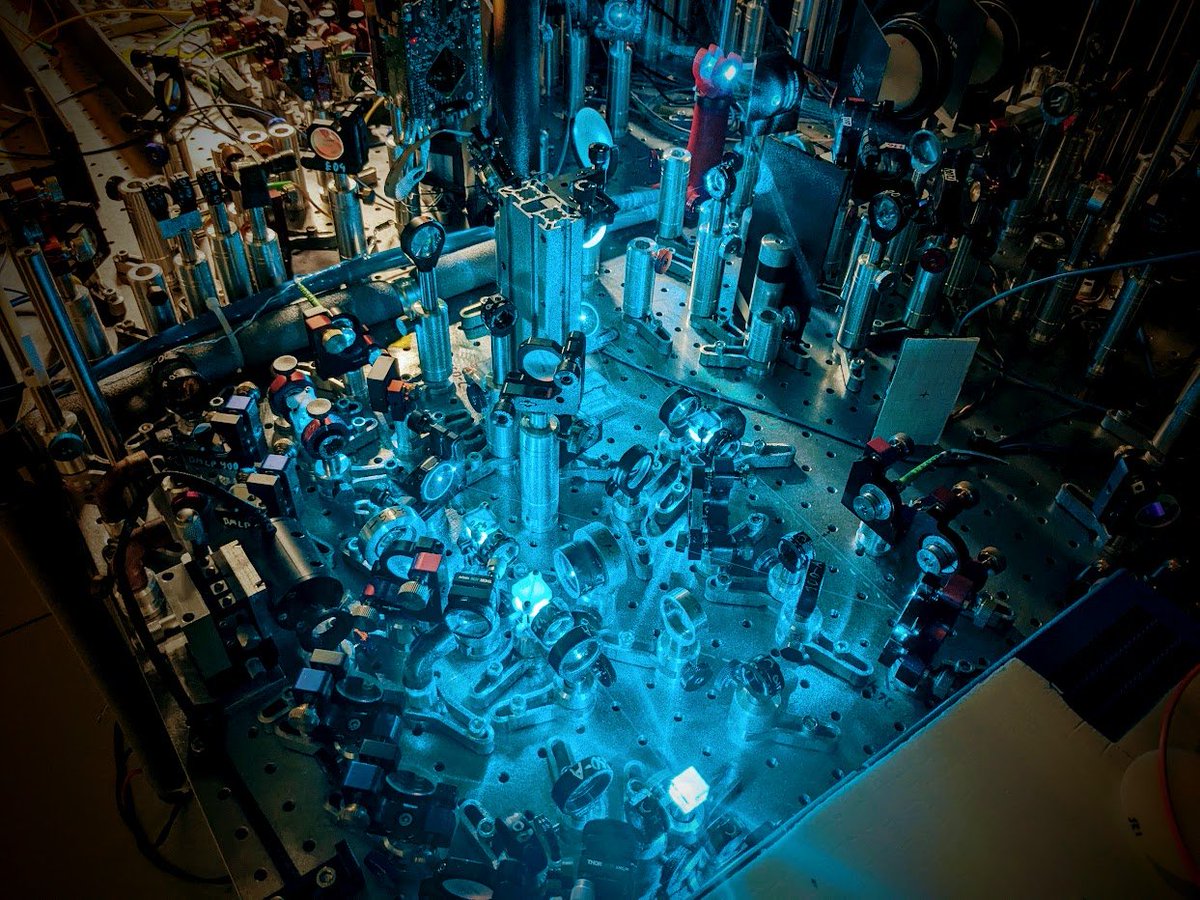 physics_UW's tweet image. 🧡@physics_UW @UniWarszawski physicists have demonstrated a Rydberg-atom-based optical radio receiver — no metal, no electronics, just laser light and quantum precision. 
🛰️ Nature Communications, 2025.
#QuantumTech #Photonics photos by M. Parniak More: fuw.edu.pl/press-release/…