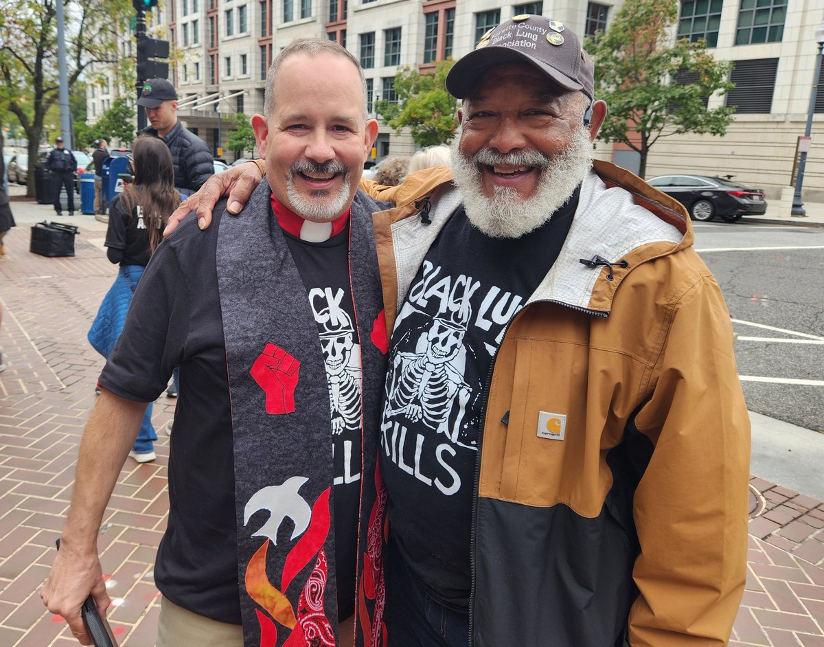 This is my friend Gary Hairston, a retired coal miner from Beckley, WV. Gary suffers from black lung, a progressive, incurable, and ultimately fatal respiratory disease caused by prolonged exposure to silica and coal dust. 

Gary's life matters

Implement the silica dust rule now