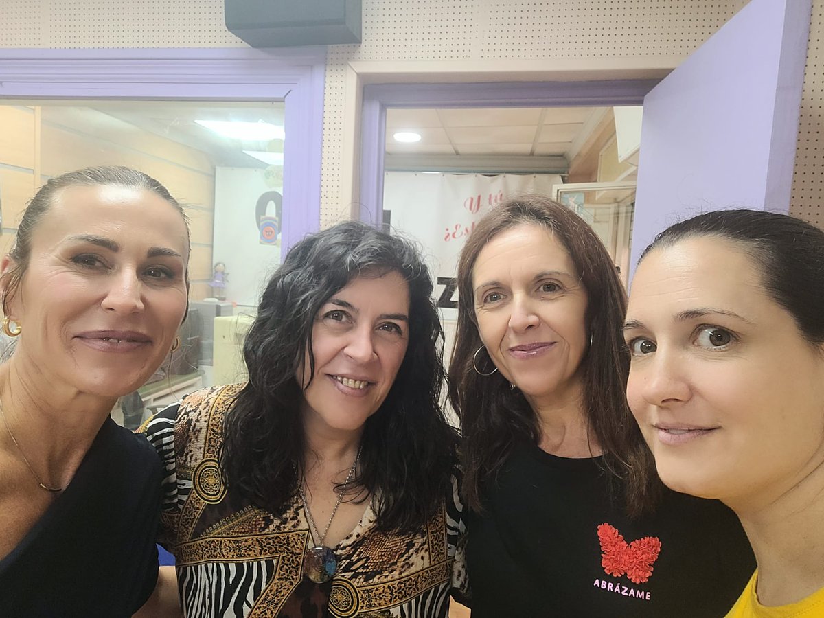 Hoy nuestras compañeras han visitado <a href="/OndaCieza/">Onda Cieza</a>, para hablar sobre nuestro proyecto <a href="/EUErasmusPlus/">Erasmus+</a> ,y las actividades que estamos desarrollando en esta #ErasmusDays25 ,<a href="/ProgramasRM/">ProgramasRM</a> ,<a href="/sepiegob/">SEPIE</a>, <a href="/Educarm/">Educarm</a> ,<a href="/aytocieza/">Ayuntamiento de Cieza (Murcia)</a> .