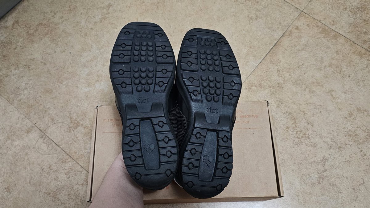 veeebo's tweet photo. wts | lfb ph

‼️ selling: flct (korean brand) ballet core sneakers

➡️ size 8 (eu38/250cm kr size)
➡️ selling @ 3.5k each, orig price 4.5k
➡️ worn once
➡️ ortholite insoles

💕 bought in korea
💕 w/ tags and packaging
💕 have 1 more in white

🚚  jnt, or lalamove and grab if MM https://t.co/W9k26Ecbvs