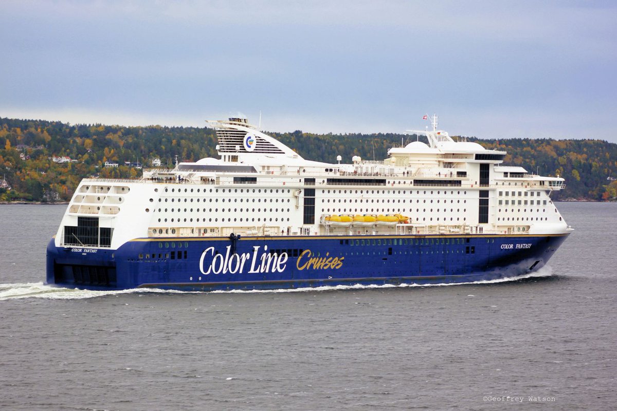 GeoffreyWatson2's tweet image. Color Fantasy making 21 knots down the Oslofjord 9/10.
Built Finland 2004
75,027GT
IMO 9278234
#colorline #ferry #oslo #norway #finland #maritime #shipping #marinephotographer #roro #colorfantasy