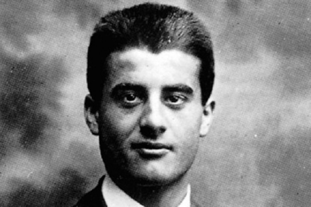 H. 10:30

Ritratto di un #Santo: "#Pier #Giorgio #Frassati - La gioia non avrà misura" 
Marzia Salvetti