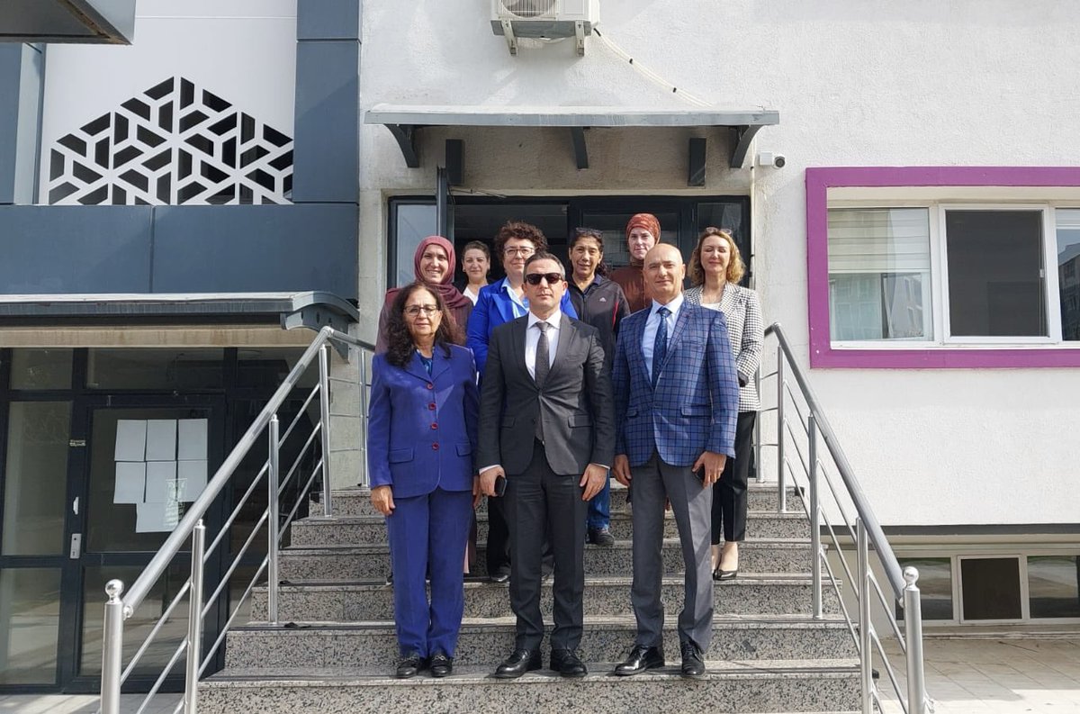 Kaymakamımız Sayın Fatih Görmüş, beraberinde Gençlik ve Spor İlçe Müdürü Nedim Köksal ile birlikte, Hanzade Hatun kız Öğrenci Yurdu Müdürü Arife Gezici’yi ziyaret ederek, yurtta incelemelerde bulundu.