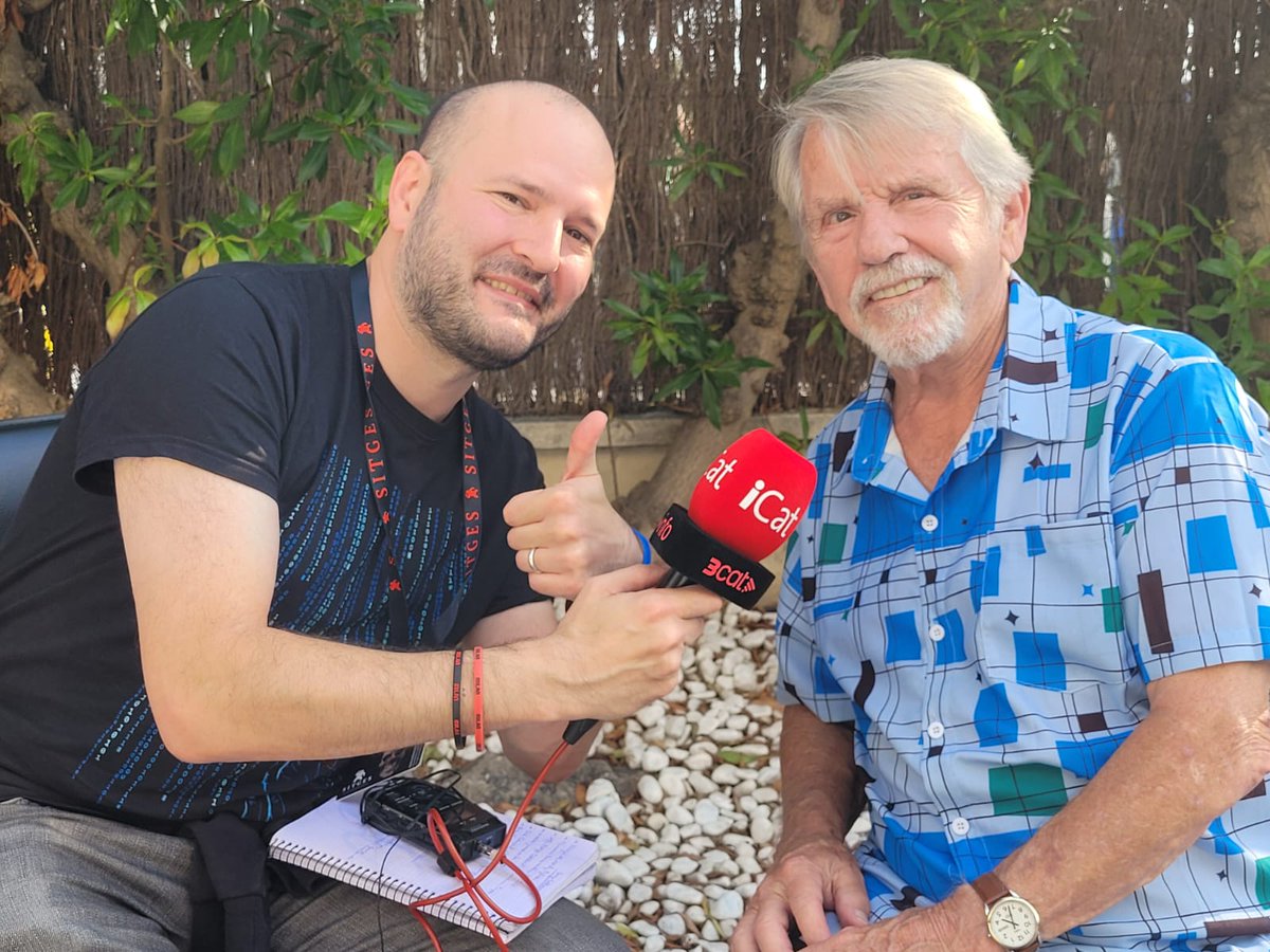 AlfonsGorina's tweet photo. Però l'entrevista que més em venia de gust fer aquest @sitgesfestival és la de #SeanSCunningham
Pensar que aquest home menudet, amable i encantador va dirigir la primera #Viernes13 #FridayThe13th
Quin mite! Mai l'havia pogut entrevistar! I just ara que estic revisant la saga! https://t.co/O5wPJ7kxQ2