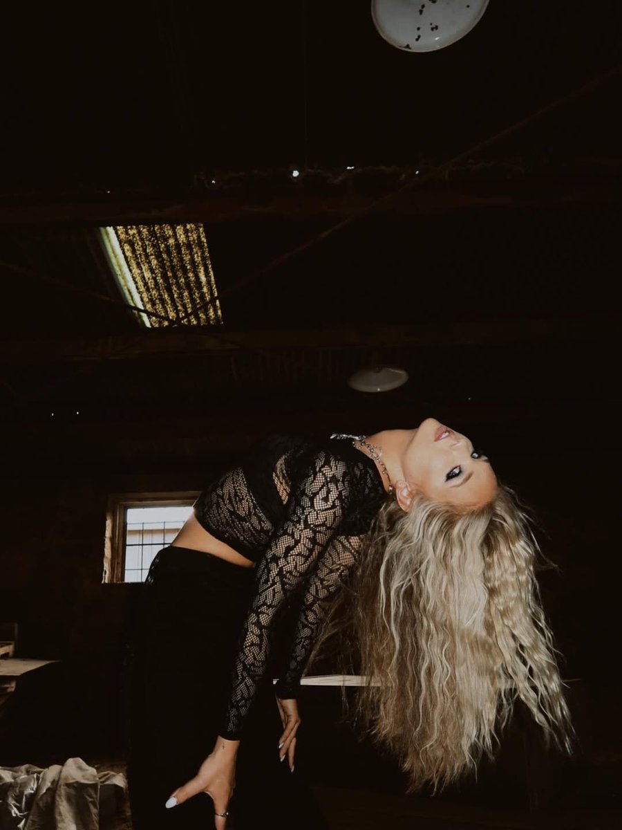 Julia Hart COM | Julia Hart Fansite tweet media