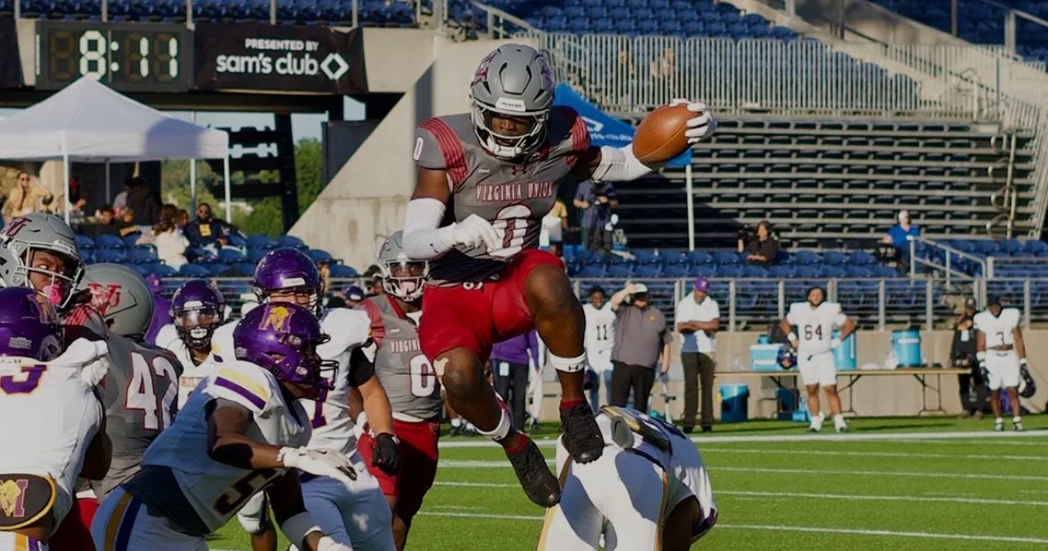 #AGTG After a great conversation with <a href="/CoachJones804/">CoachJones804</a> I am truly blessed to receive my 4th offer from <a href="/VUU_Football/">Virginia Union Univ Football 🏈</a>  <a href="/SenatorsFB/">Senator Football</a> <a href="/CoachWatson14/">Ronnie Watson</a> <a href="/CoachJonesWR/">Walter Jones III</a> <a href="/CoachGrays/">Justin Grays</a> <a href="/ethancaselberry/">ethan caselberry</a>