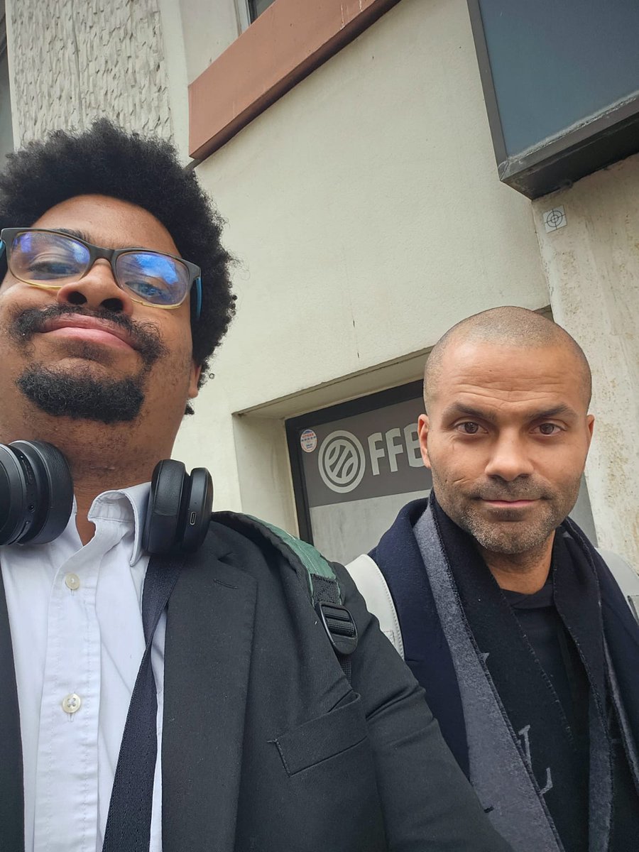 PaulIntrepide's tweet image. Je viens de croiser le président de l'ASVEL. Il m'a demandé mon rêve et est parti en rigolant ?