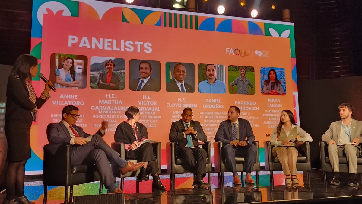 FAOEcuador's tweet photo. #WFF | Daniel Ordóñez, Subsecretario de @AgriculturaEc, participó en el Foro de Juventud “Impulsando la transformación de los sistemas agroalimentarios en América Latina y el Caribe” en el marco del Foro Mundial de la Alimentación en Roma.

🧵 https://t.co/D0MZ8tgM9g