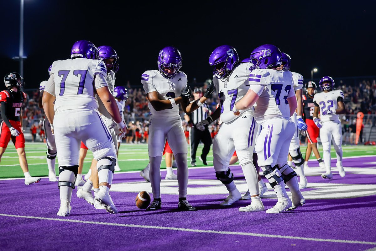 Surrounded by Pure Love!!!
#CU in the EndZone 

@MikeleslieWFAA
<a href="/CoachSimmonsSC/">Dennis Simmons</a> <a href="/CoachK_Hall/">Coach Khenon Hall (BAYLOR)</a>
<a href="/Perroni247/">Brian Perroni</a> <a href="/JScruggs247/">Jordan Scruggs</a> <a href="/AWilliamsUSA/">Anthony Williams</a> <a href="/AndrewHatts/">Andrew Hattersley</a> @insidetexas @ronharrodjr @SportsdayHS <a href="/MikeRoach247/">Mike Roach</a> <a href="/CKennedy247/">Collin Kennedy</a> <a href="/247Hudson/">Hudson Standish</a>
<a href="/TheUCReport/">Billy Tucker</a> <a href="/DemetricDWarren/">Demetric D. Warren</a> <a href="/JeremyO_Johnson/">Jeremy Johnson</a>