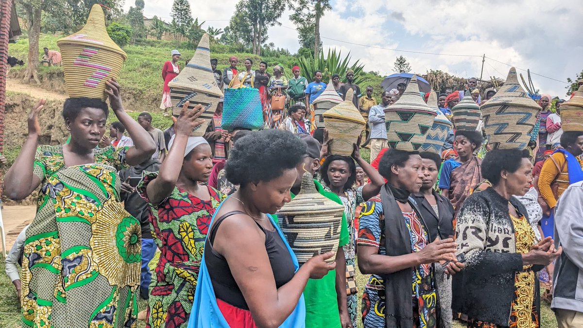 Kuwa 15/10/2025 @ManyagiroSector  hizihijwe umunsi mpuzamahanga w'Umugore wo mu cyaro ku nsanganyamatsiko: " Umugore ni uw' agaciro"ni umunsi waranzwe no gushimira abagore bakoze ibikorwa by'indashyikirwa no kuremera abagore no gusinya imihigo ya mutimawurugo.
<a href="/GicumbiDistrict/">Gicumbi District</a>