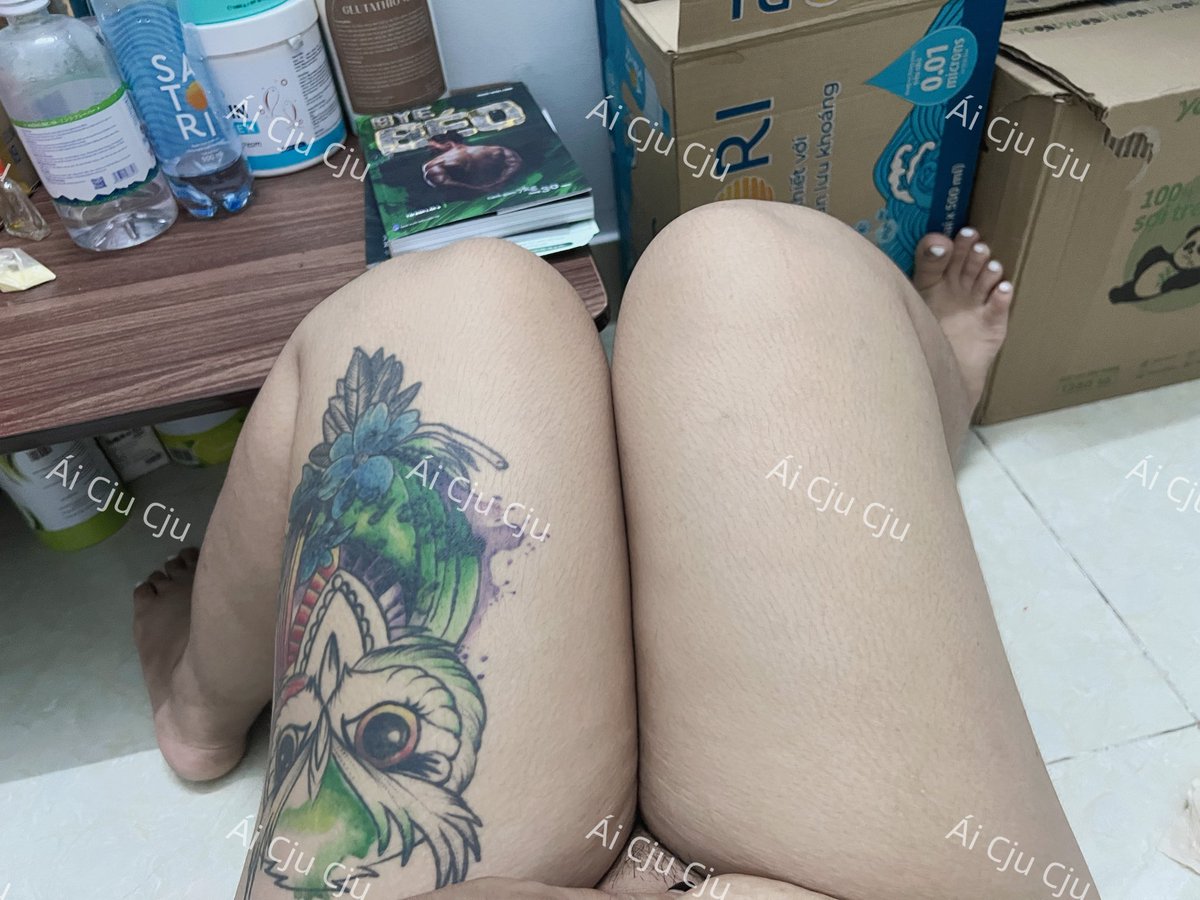 Người ta có cặp có đôi chở nhau đi ngoài đường nhìn thèm ha
Mình ế già rồi. 😭😭
Khum ai thèm mình . Mập mập