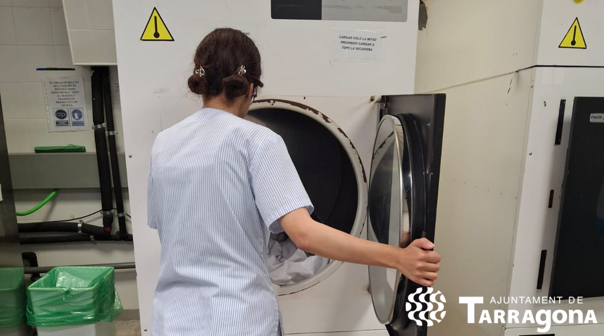 💼Gràcies a la col·laboració de <a href="/TGNAjuntament/">Ajuntament de Tarragona</a>, el CET Santa Tecla ha posat en marxa el projecte INSERV IV, que ha permès incorporar una persona a l'àrea de serveis de neteja de la Residència Ponent amb l'objectiu de fomentar la inserció laboral de les persones amb discapacitat.