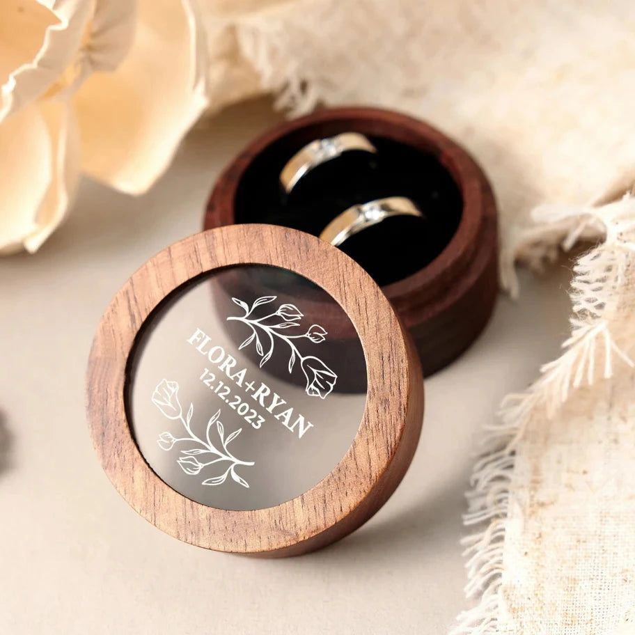 moss_shields's tweet image. &quot;This personalized box made our engagement even more special! If you&apos;re planning a memorable proposal, I&apos;ve shared the link in my profile.&quot;
#CustomRingBox #ProposalIdea #PersonalizedRomance #WeddingPlanning