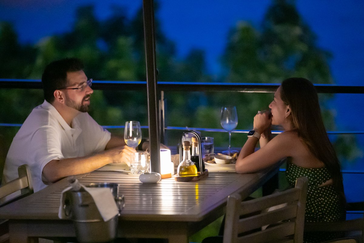 cliff_koh's tweet photo. The most romantic sunset view in #KohSamui is waiting. 
🌅 Limited tables remain for our cliffside dining experience tonight! Don't miss the magic. ➡️ Book Now: [Link in the Bio] 

#TheCliffSamui #RomanticDining #Samui https://t.co/c4Toq8hf9p