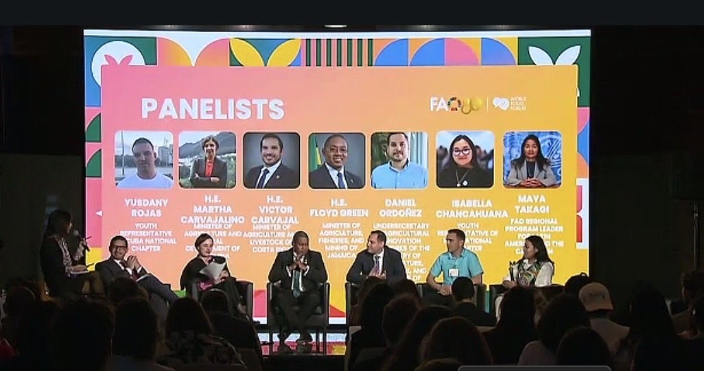 FAO_Colombia's tweet photo. @MCarvajalinoV @World_FoodForum @MinAgricultura @FAO 📅 Colombia anunció la Segunda Conferencia Internacional de Reforma Agraria, en febrero de 2026 🇨🇴

Una reforma que también incluye a las y los jóvenes 🌱 porque su voz y su trabajo son clave para un futuro rural con tierra, y seguridad alimentaria 💚 https://t.co/WXHvnvzo9M